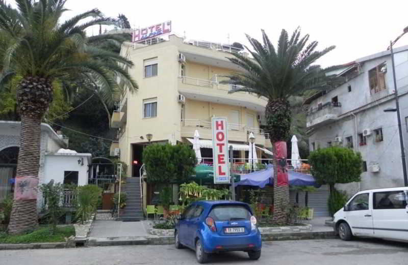 Hotel Alpine Vlorë Esterno foto