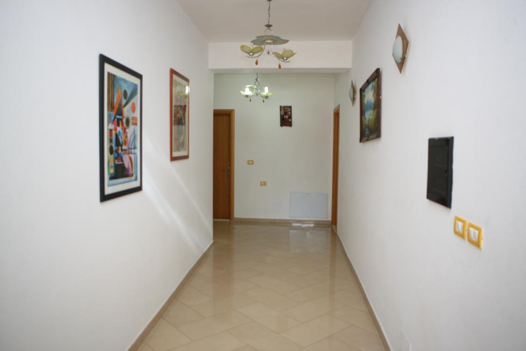 Hotel Alpine Vlorë Esterno foto