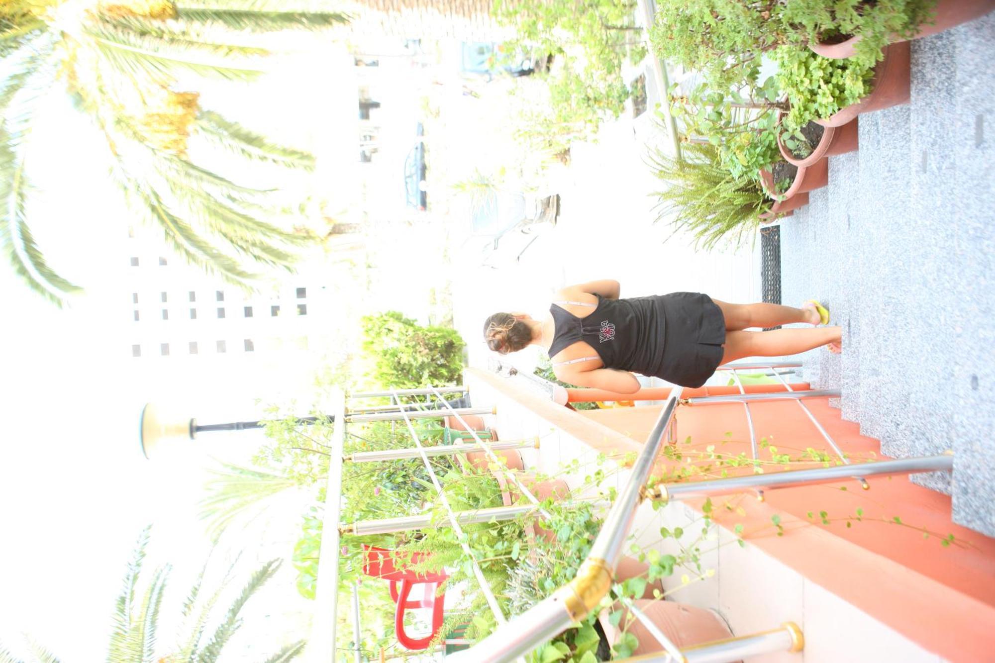Hotel Alpine Vlorë Esterno foto
