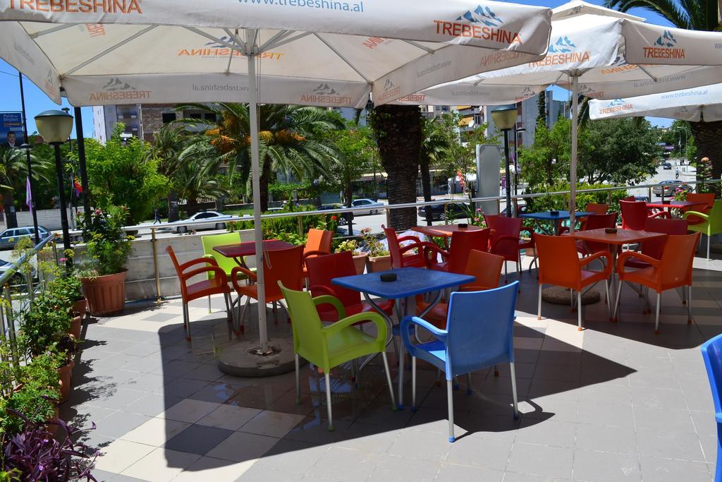 Hotel Alpine Vlorë Esterno foto